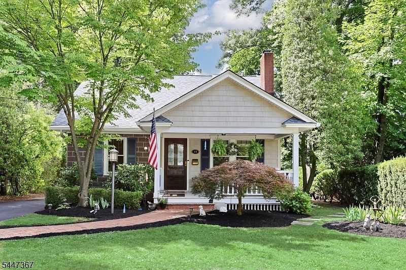 1st image of 14 Sterling Pl