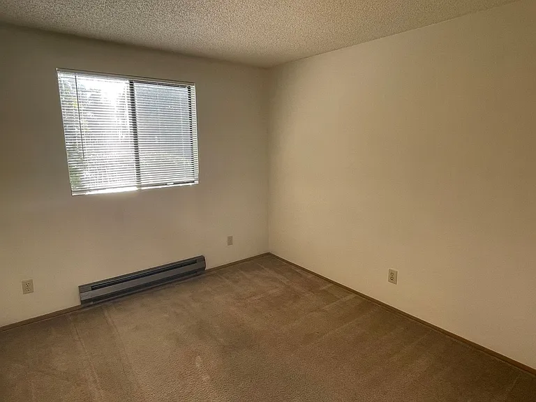 690 NW Atalanta Way #OAK — Photo 4