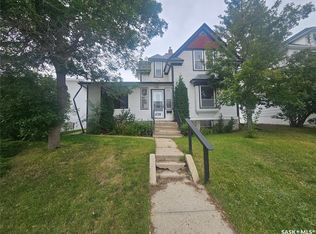 428 1st Ave NW, Swift Current, SK S9H0N4
