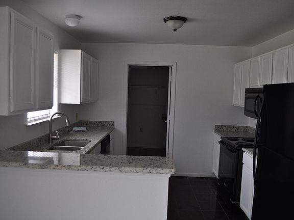 2nd image of 1400 Daffan Ave