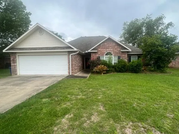 821 Whitfield Dr, Natchitoches, LA 71457