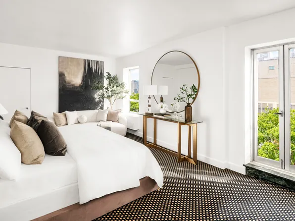 880 5th Avenue image 5 of 13