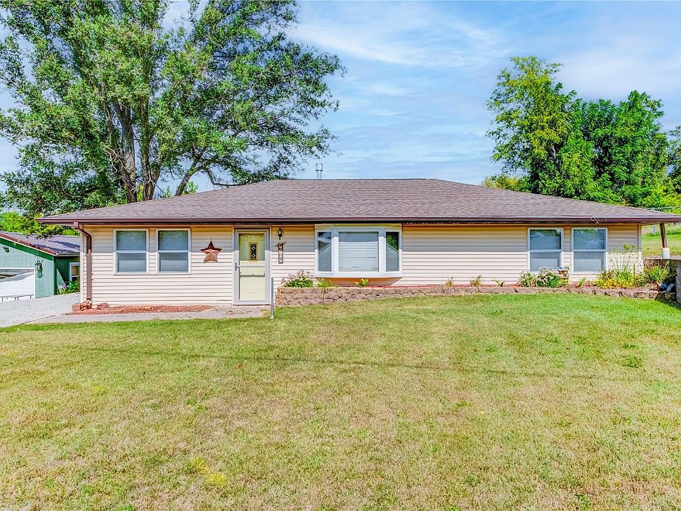 209 E Main St, Shellsburg, IA 52332 Zillow
