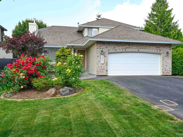 14961 86a Ave, Surrey, BC V3S 7E8