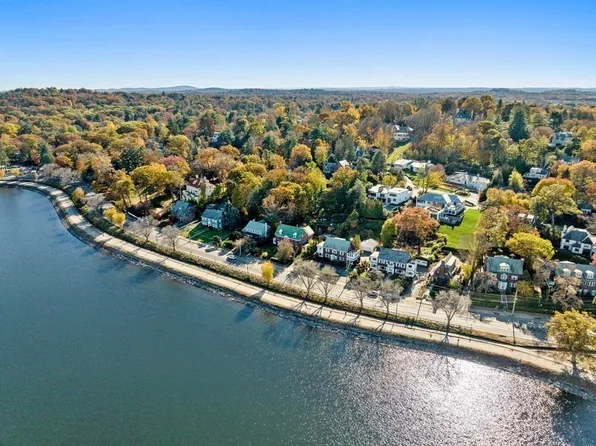 78 Beacon St, Newton, MA 02467