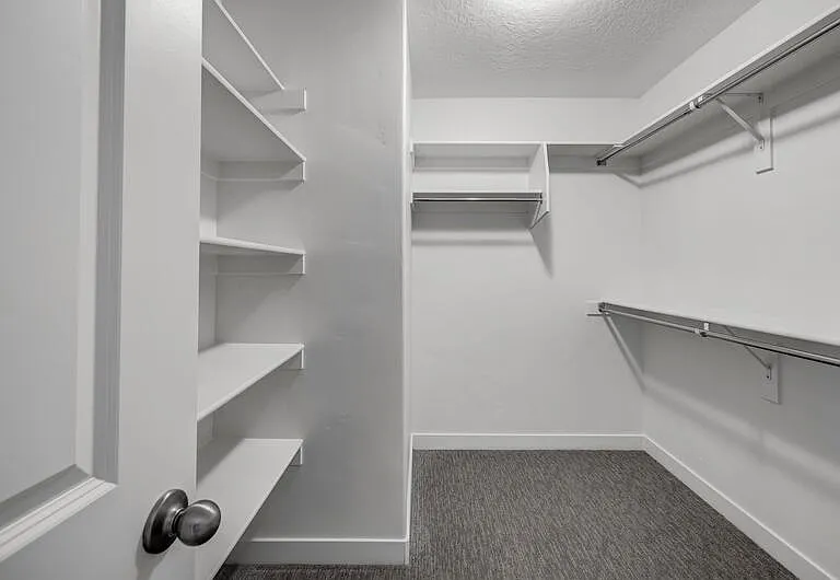 803 N Hilltop Dr — Photo 16