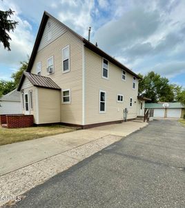 504 Lincoln Ave, Underwood, ND, 58576