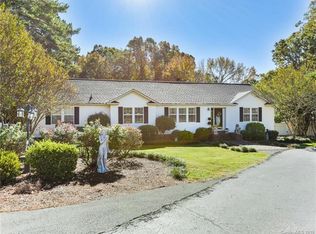 236 Matthews Township Py, Matthews, NC 28105