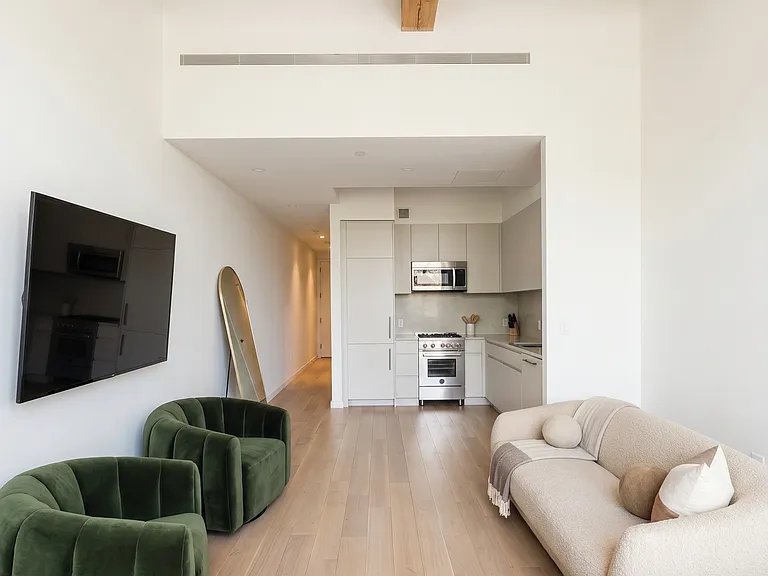 710 Metropolitan Ave #2M — Photo 4