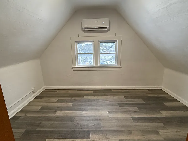 105 Sturges Ave #C — Photo 5