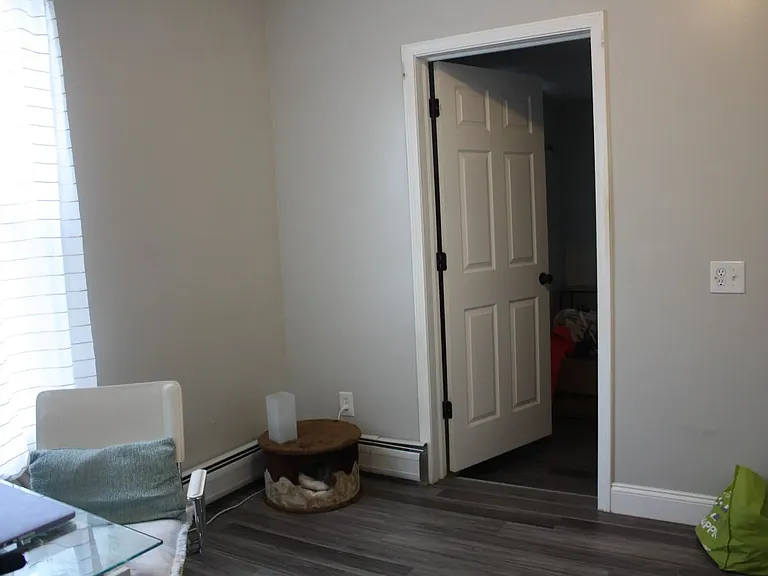521 E State St #1 — Photo 14