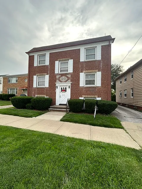 6104 Ridge Rd #4
