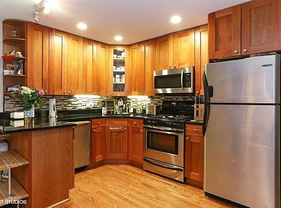 5th image of 2131 N Larrabee St APT 06103