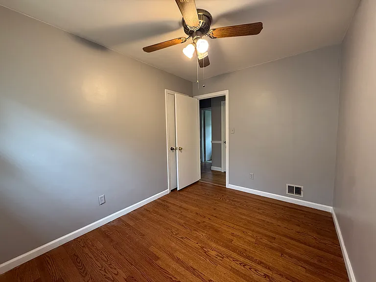 5921 Arlington Blvd — Photo 15