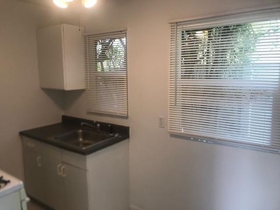 5th image of 4532 Haines St
