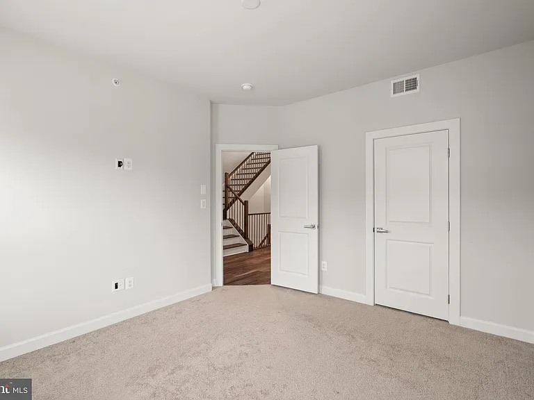 43467 Grandmoore St — Photo 32