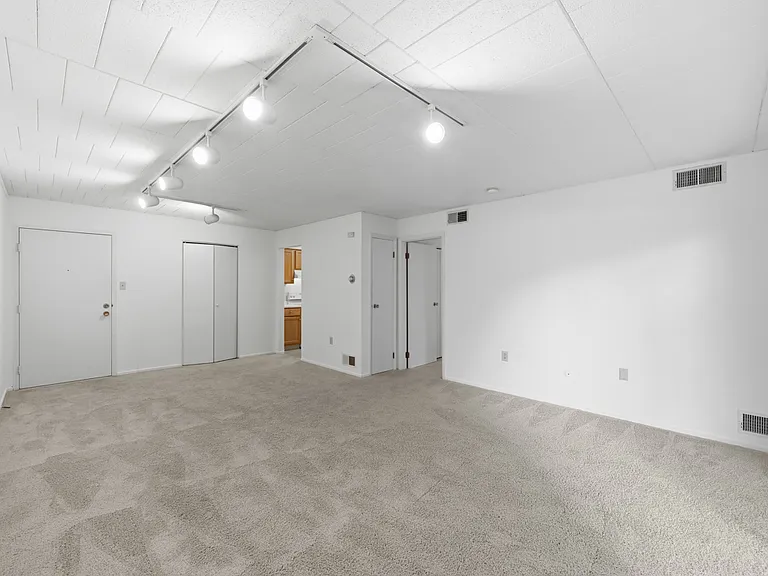 509 S Highland Ave #26 — Photo 3