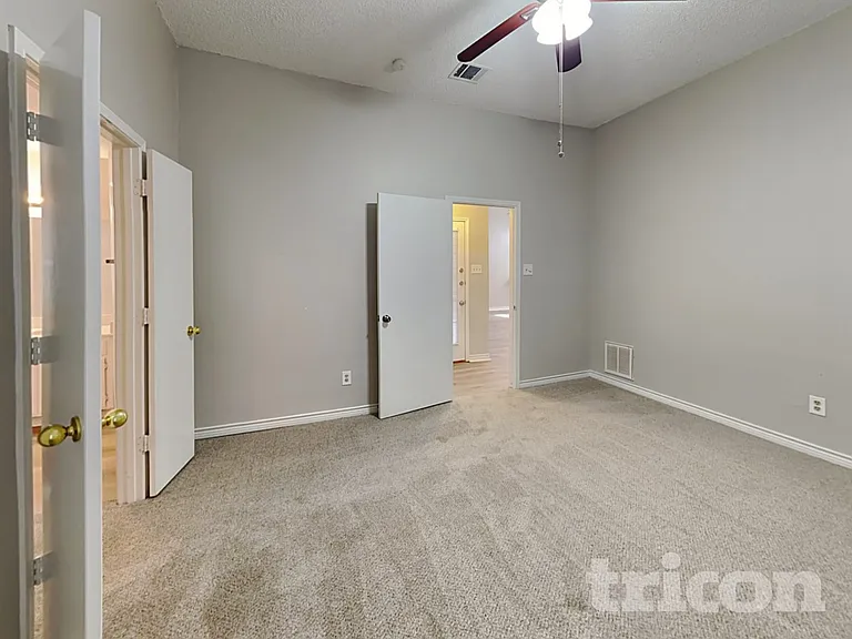 2758 Briar Hill Dr — Photo 12