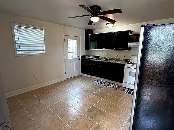 4th image of 4608 Flake Ave