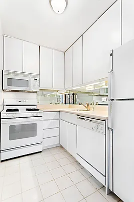 Rented by Compass | media 23