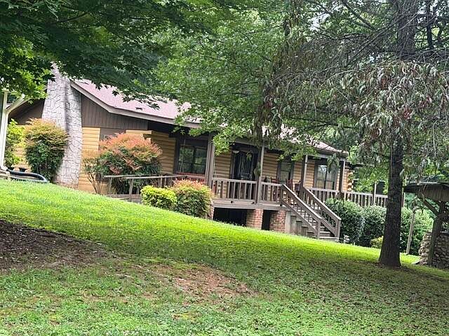 2nd image of 407 White Rd