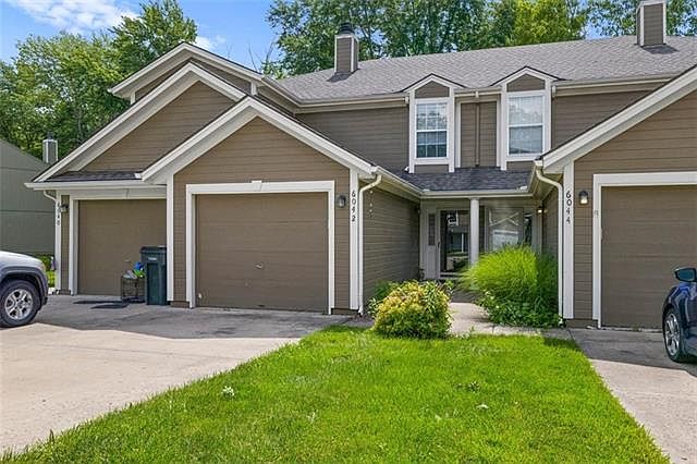1st image of 6042 NE Moonstone Dr