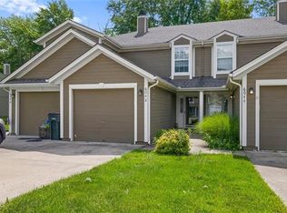 6042 NE Moonstone Dr, Lees Summit, MO 64064