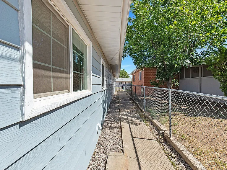 2300 Aspen Dr — Photo 30