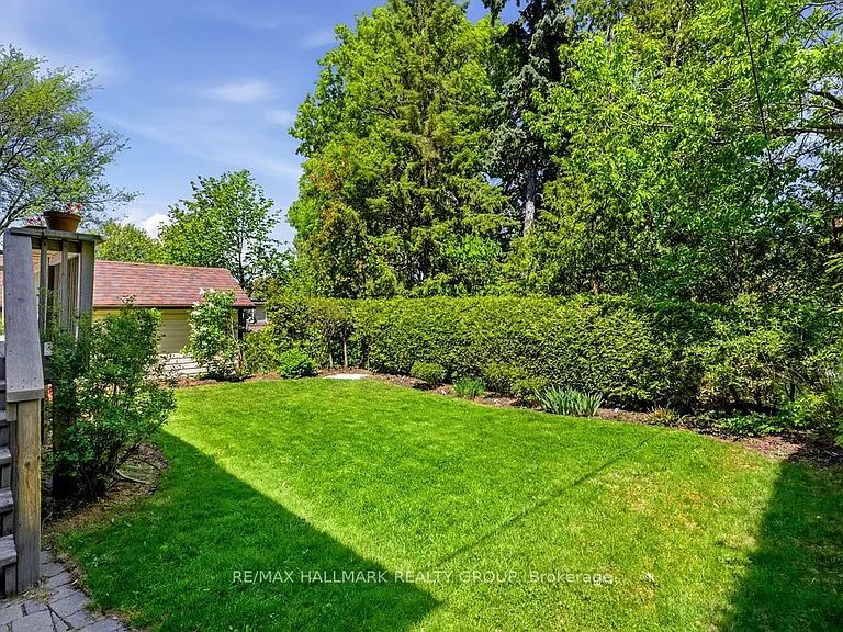 379 Hamilton Ave S — Photo 45