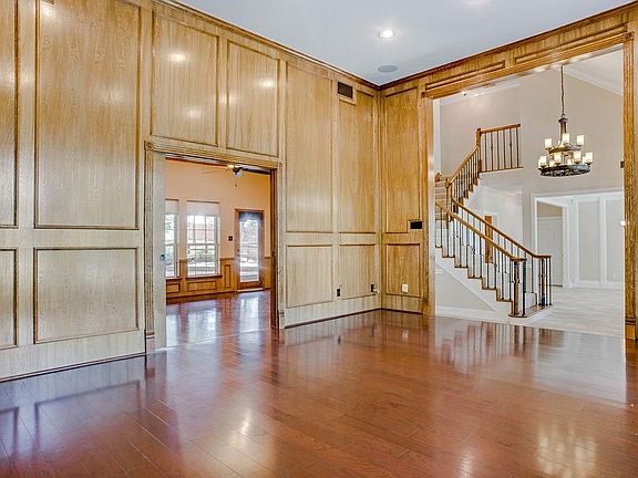 5th image of 420 Canyon Oaks Dr