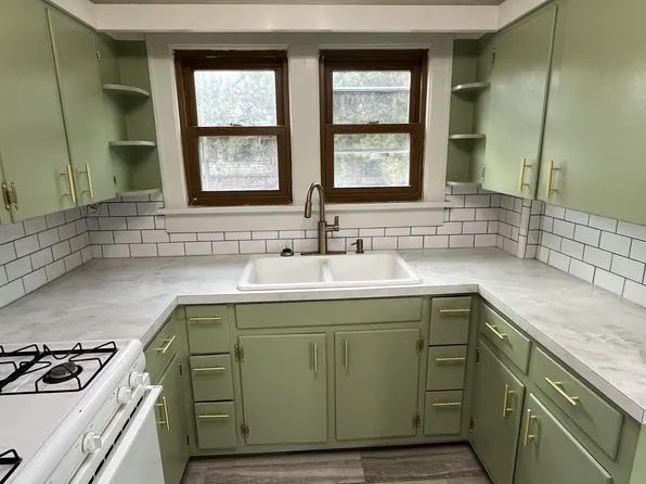 3066 Oak St, Barberton, OH 44203