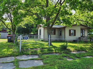 219 S Main St, Commerce, OK 74339