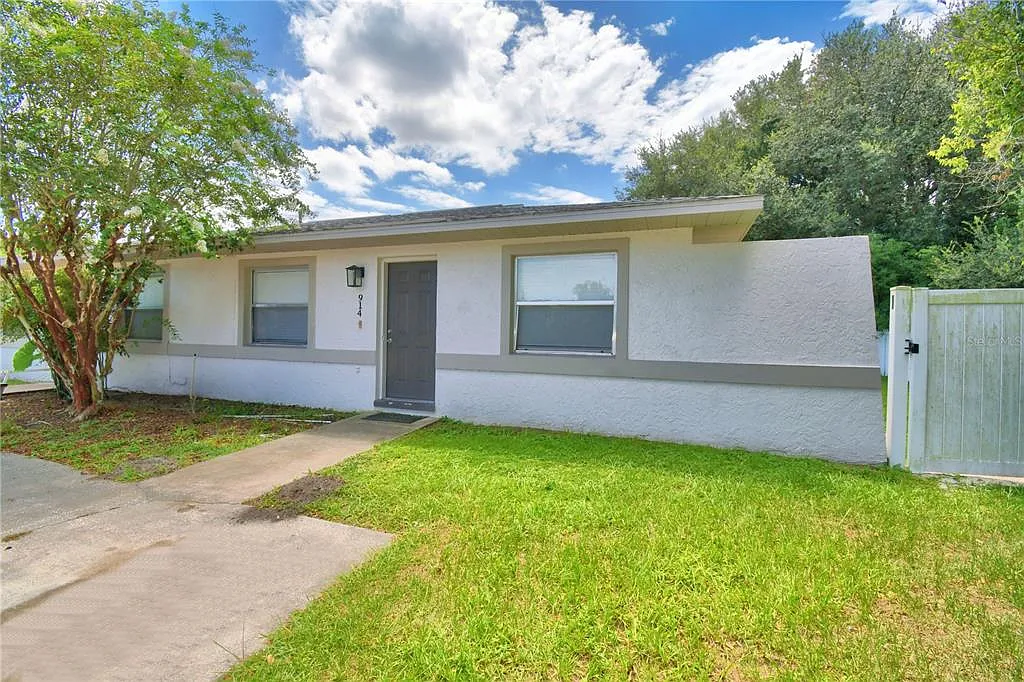 2 bed, 1.0 bath, 969 sqft, $1,650 — Photo 2