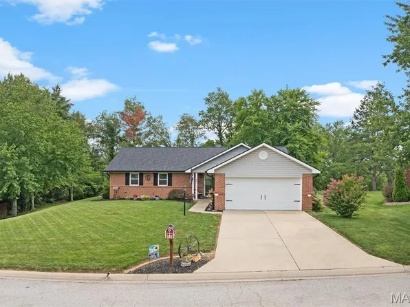 22 Three Wood Dr, Belleville, IL 62220