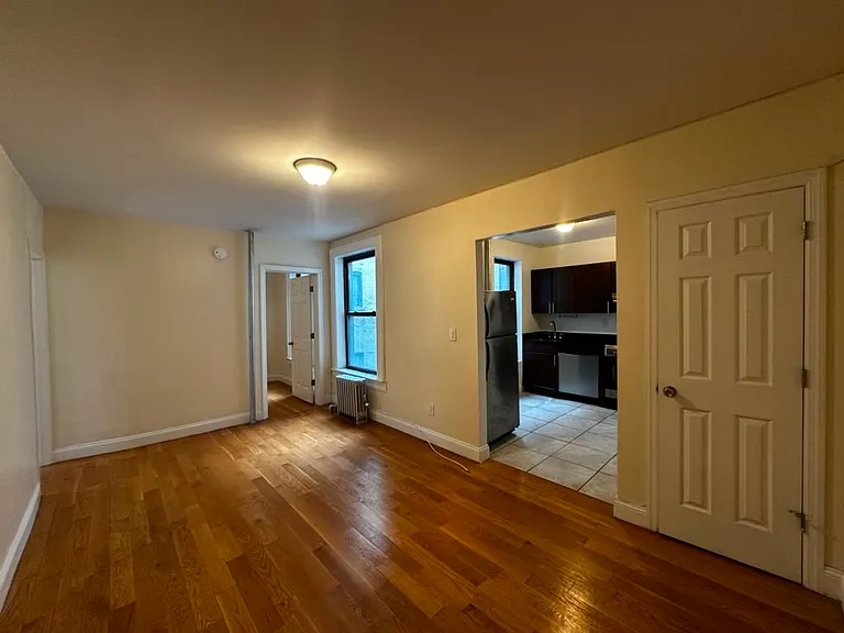 243 13th St #6 — Photo 7