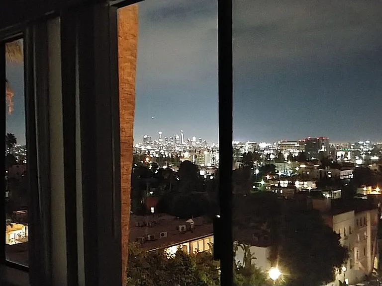 Five Star Suites — Photo 84