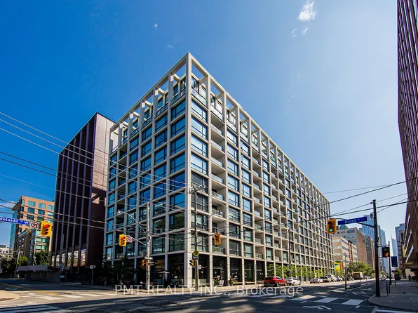 39 Brant St, Toronto, ON