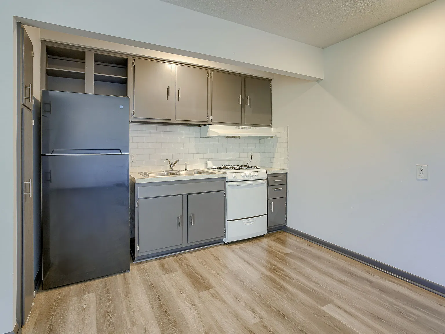 4513 Lafayette Avenue - 12 — Photo 2