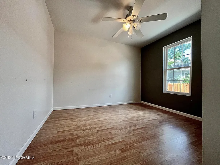 226 Tyson St — Photo 33