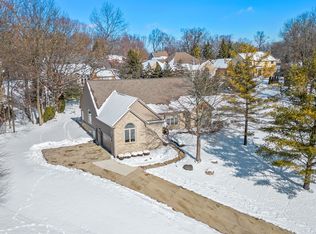 650 Plainfield Dr, White Lake, MI