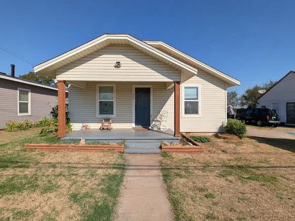 505 E Olive St, Holliday, TX 76366