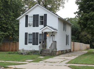 318 Forest Ave, Aurora, IL 60505