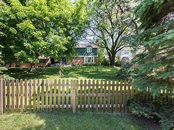 3rd image of 369 Wentworth Ave W