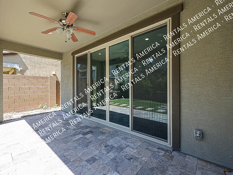 1051 E Armstrong Way — Photo 47