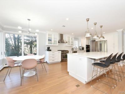 100 Georgian Court, East Hills, NY, 11576