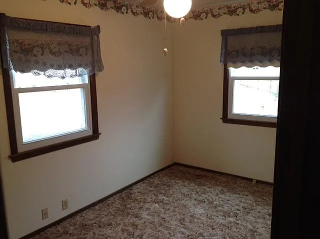 2509 Rosewood Ave — Photo 7