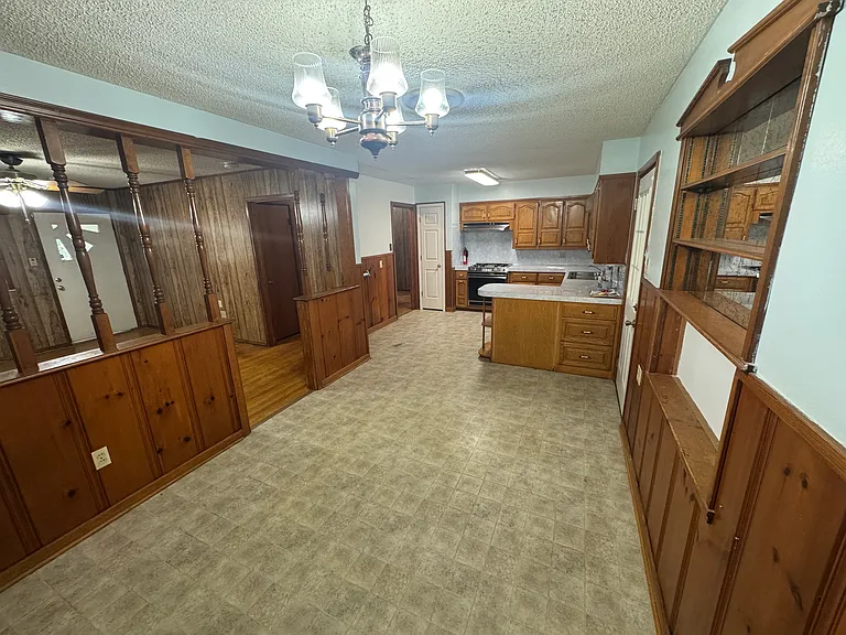 610 N Joyce St — Photo 17