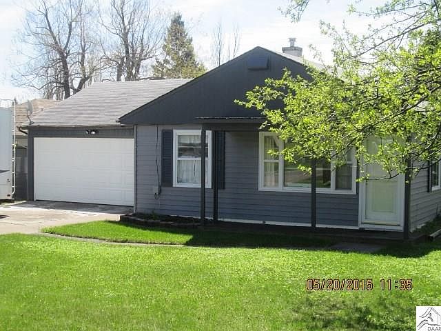 1st image of 35 Davis Dr