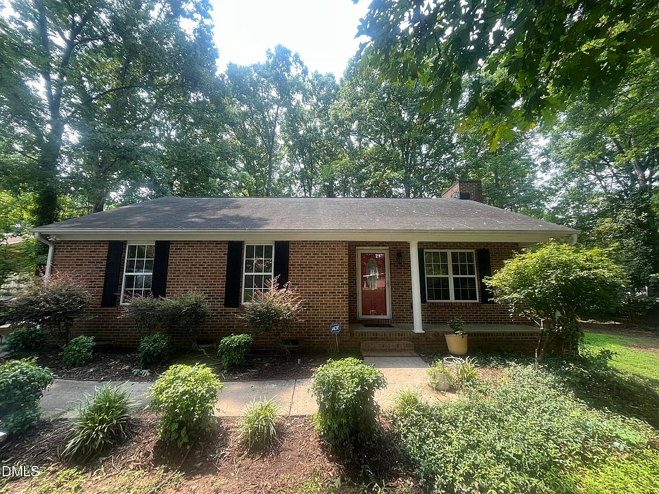 2nd image of 302 Goodwin Rd