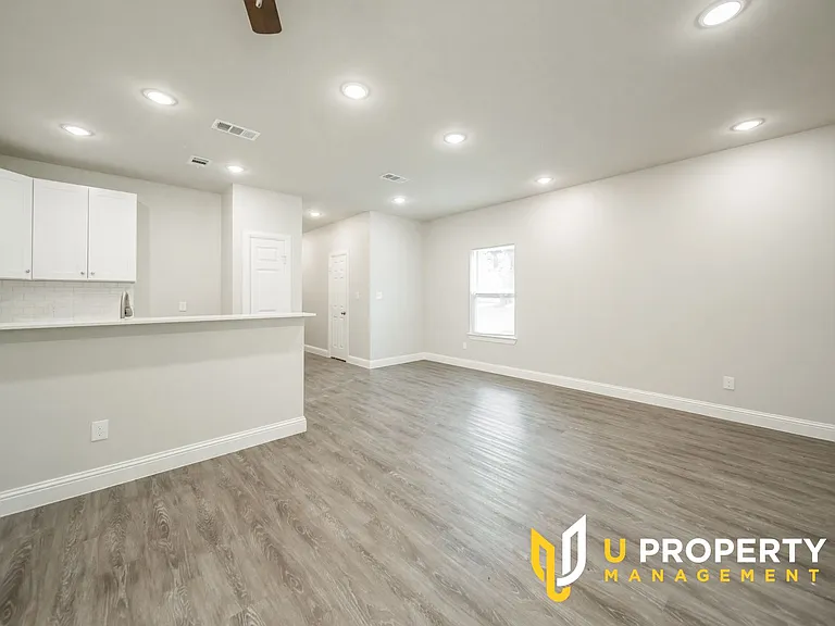 1014 W Ford St — Photo 7
